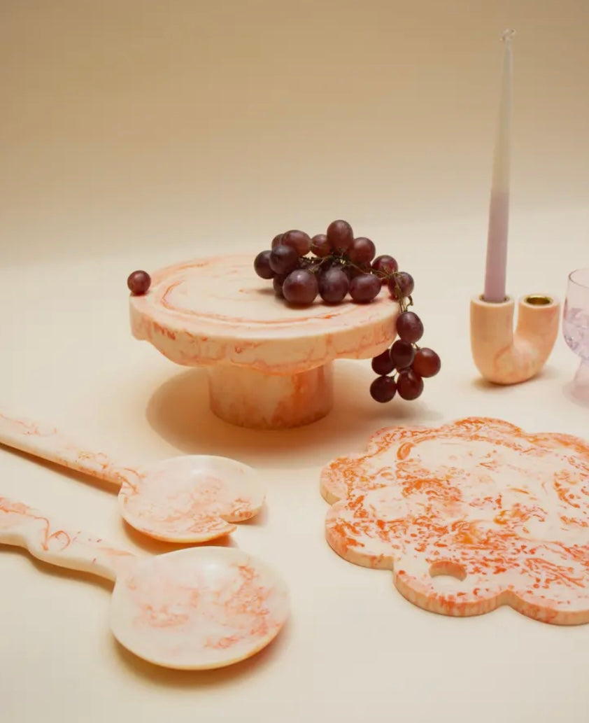 Scallop Resin Cake Stand - Pink